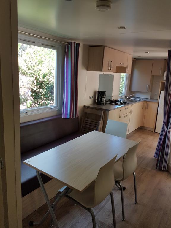 Hotel Camping La Vidaresse Sainte-Anastasie-sur-Issole Zewnętrze zdjęcie