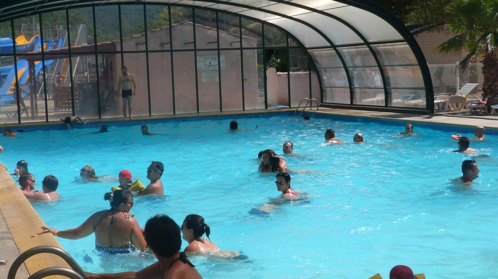 Hotel Camping La Vidaresse Sainte-Anastasie-sur-Issole Zewnętrze zdjęcie